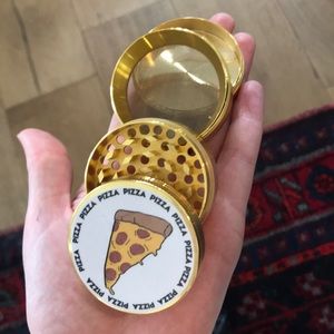 Two Inch Pizza Herb Grinder with Pollen Scraper 🎈